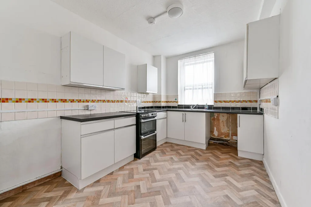3 bedroom maisonette for rent
