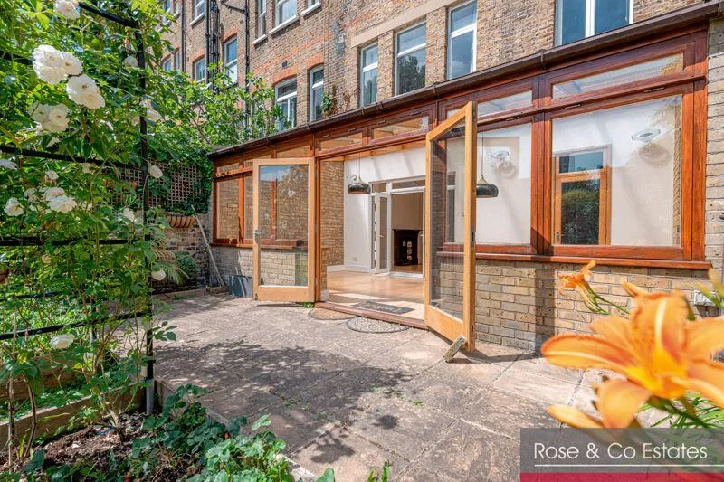 3 bedroom flat for rent
