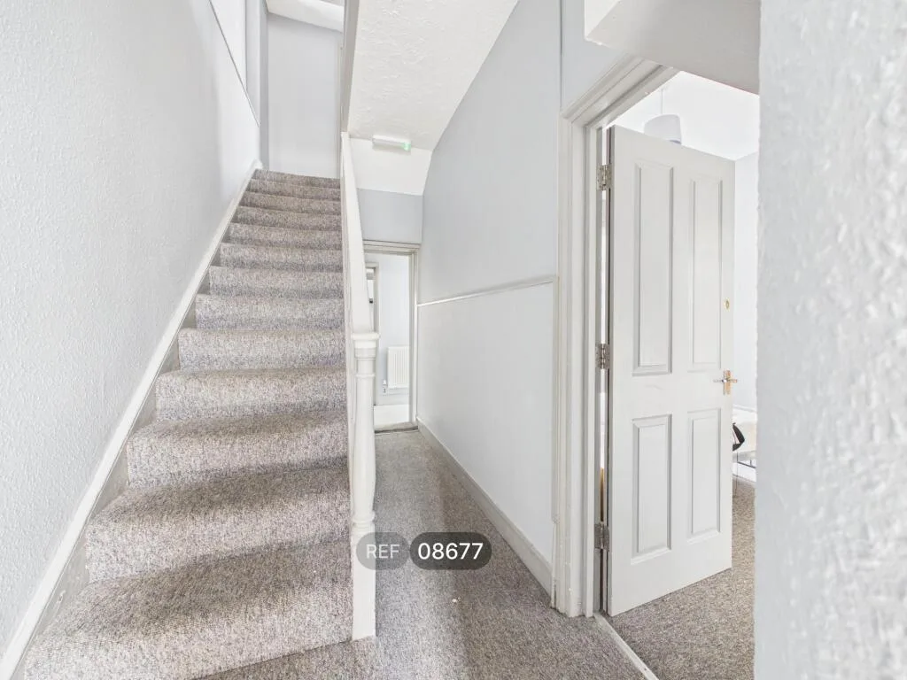 5 bedroom terraced house for rent