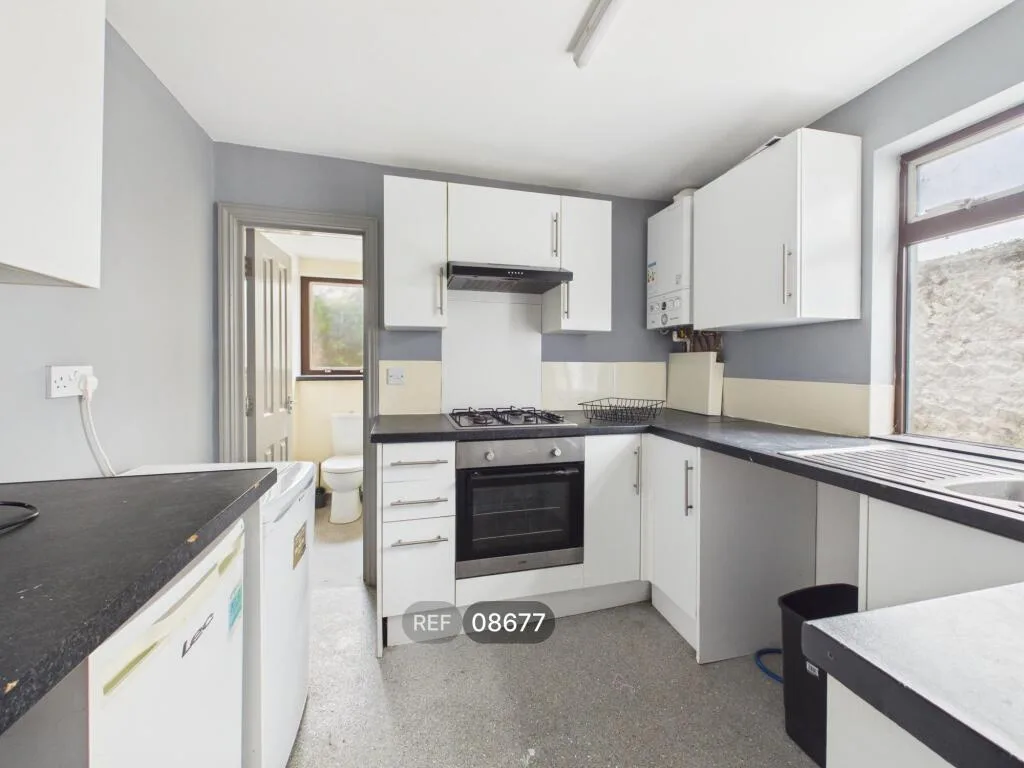 5 bedroom terraced house for rent