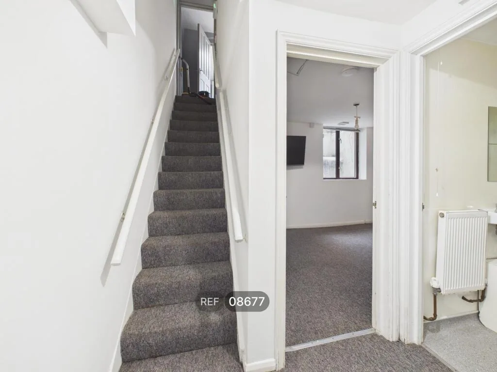 5 bedroom terraced house for rent