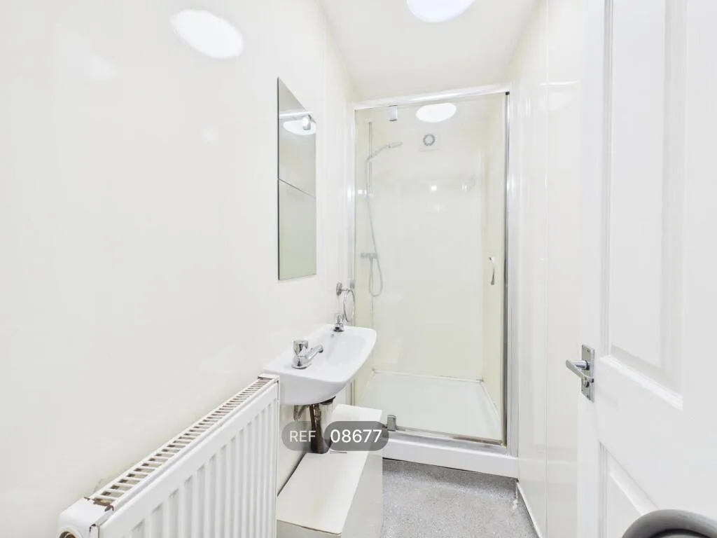 5 bedroom terraced house for rent