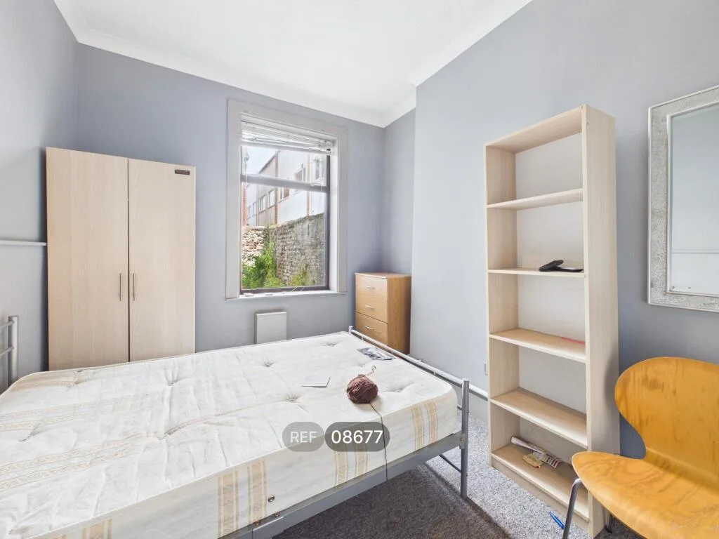 5 bedroom terraced house for rent