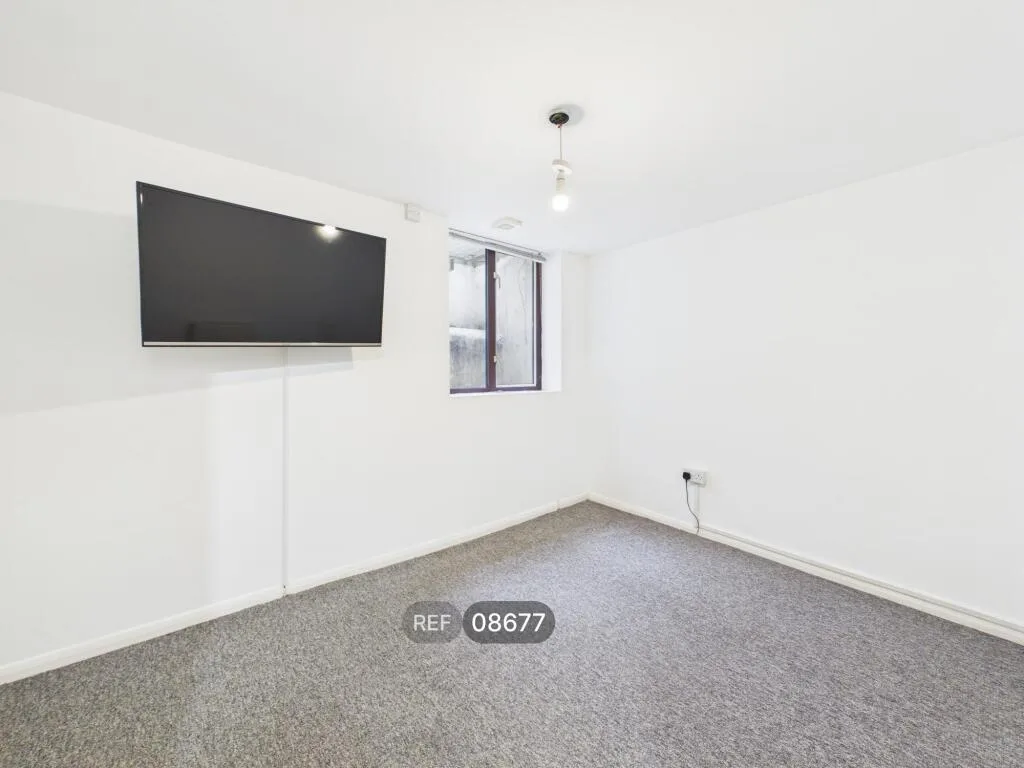 5 bedroom terraced house for rent