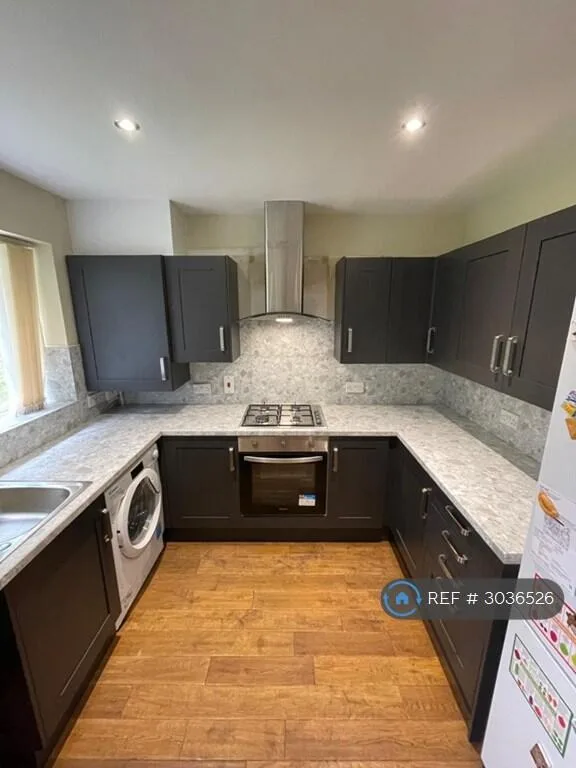 3 bedroom end of terrace house for rent
