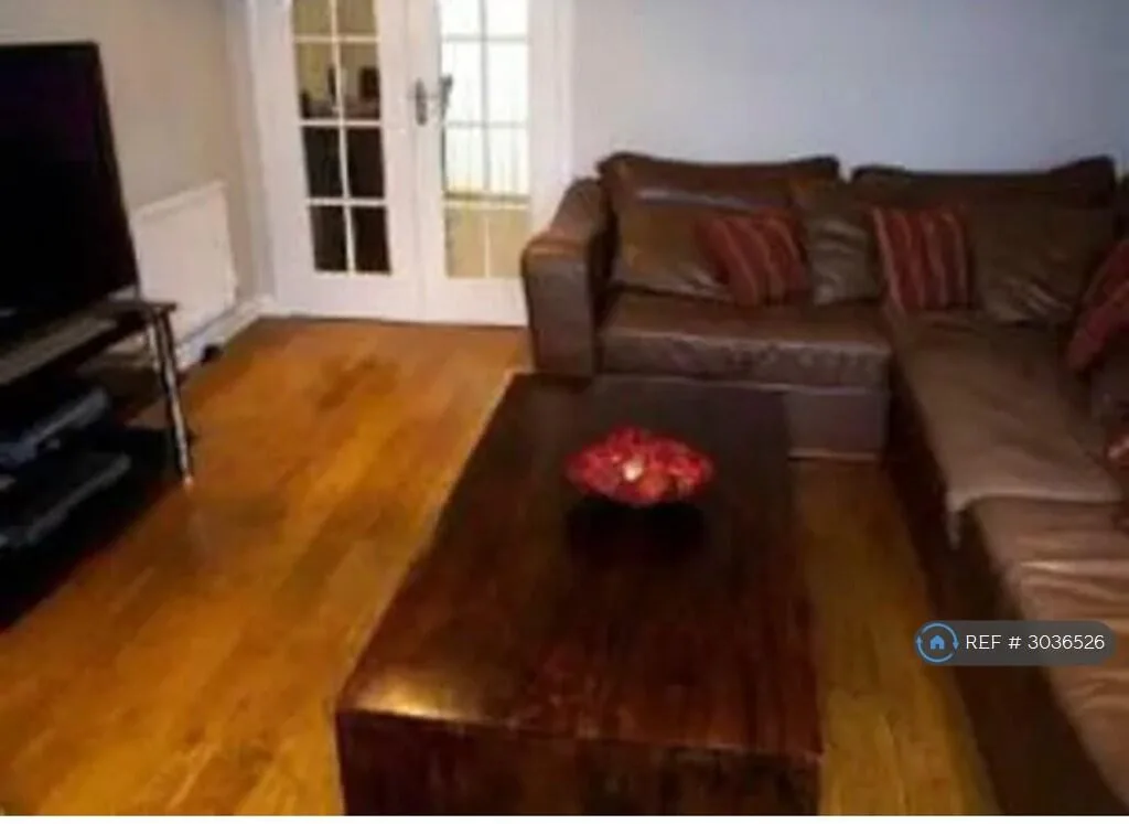 3 bedroom end of terrace house for rent