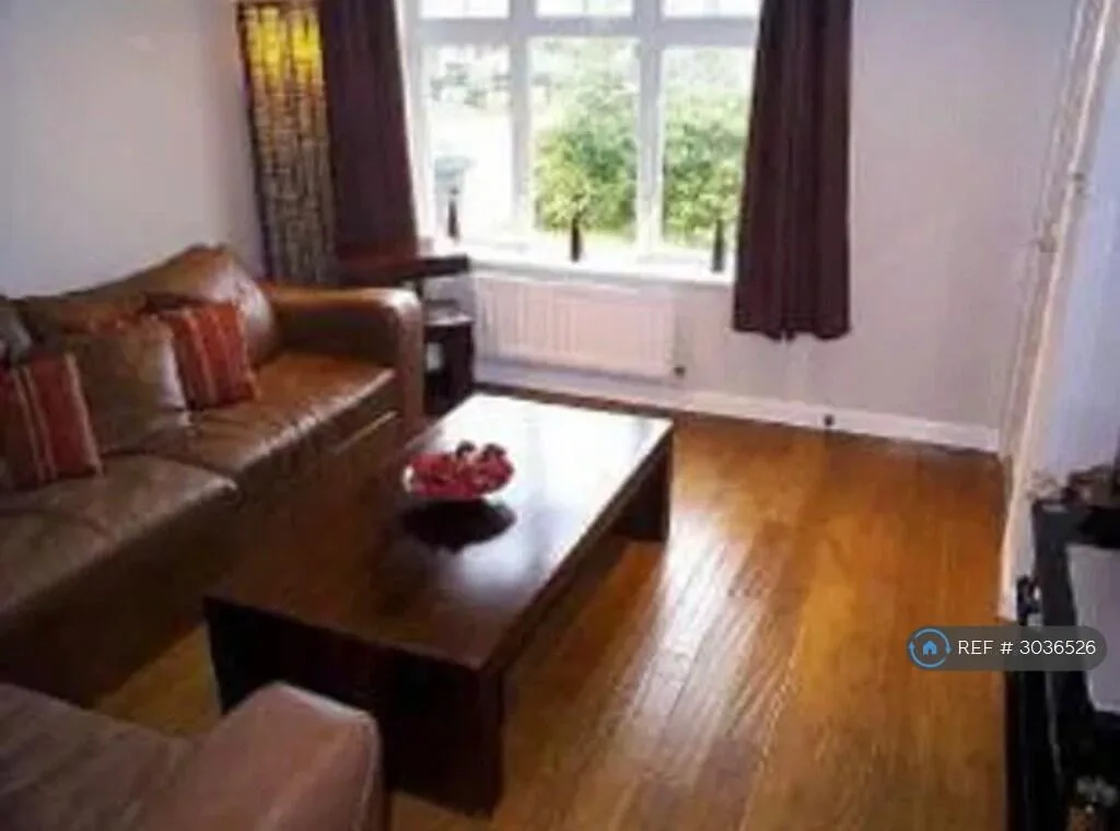 3 bedroom end of terrace house for rent