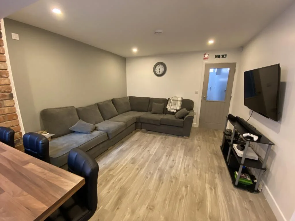 1 bedroom house for rent