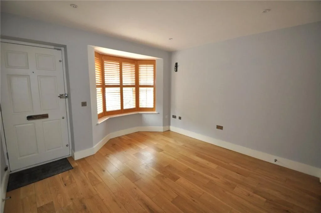 4 bedroom semi-detached house for rent