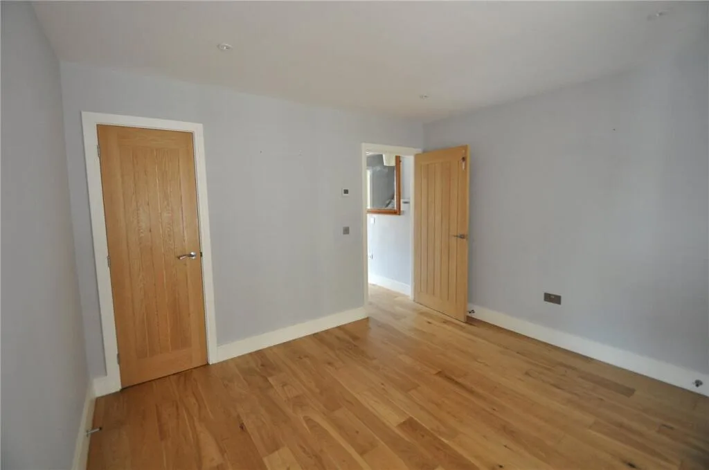 4 bedroom semi-detached house for rent
