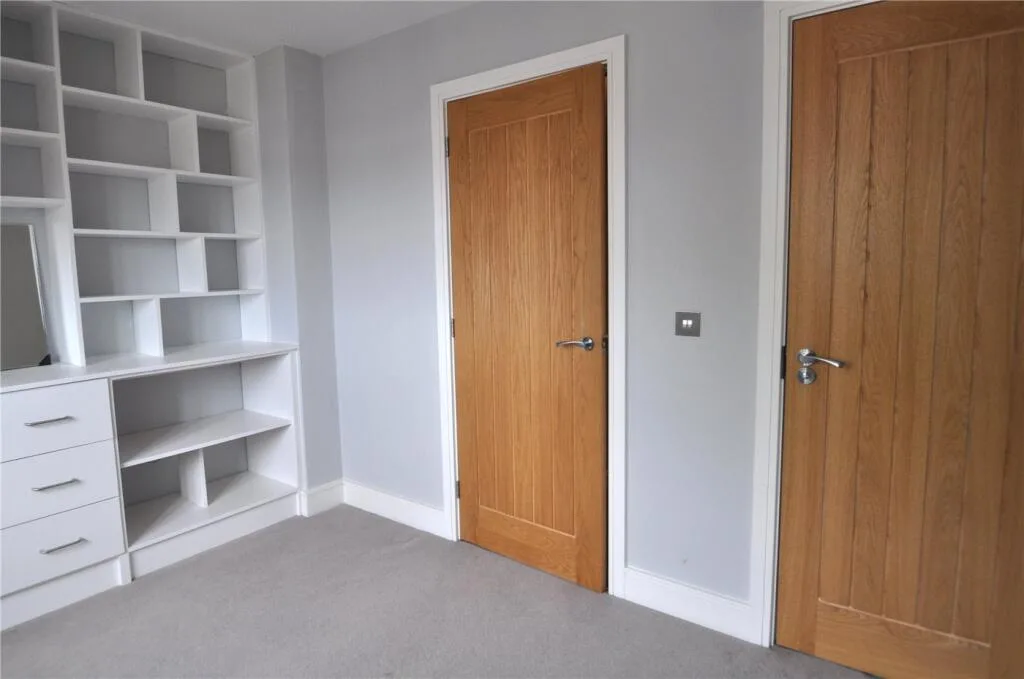 4 bedroom semi-detached house for rent