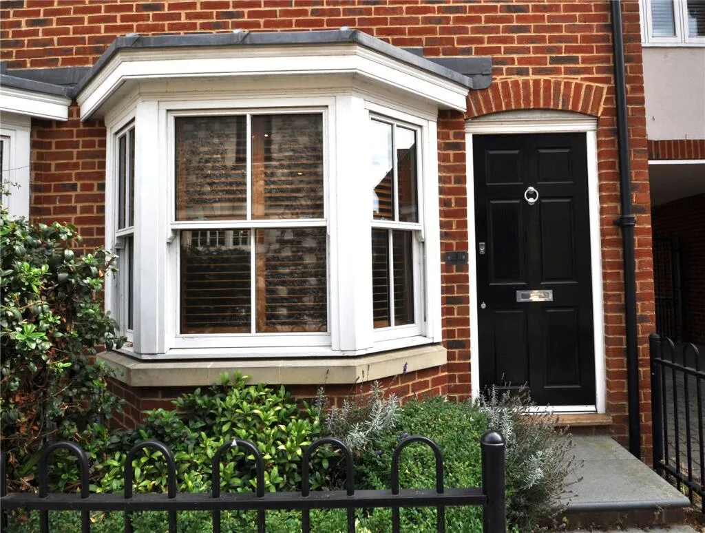 4 bedroom semi-detached house for rent