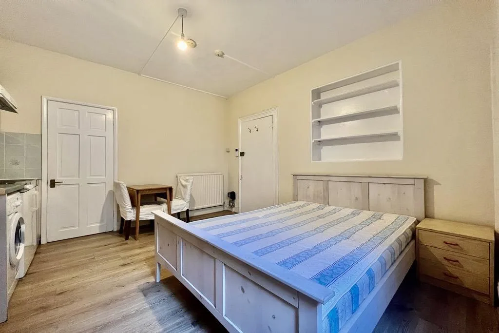 Studio flat for rent