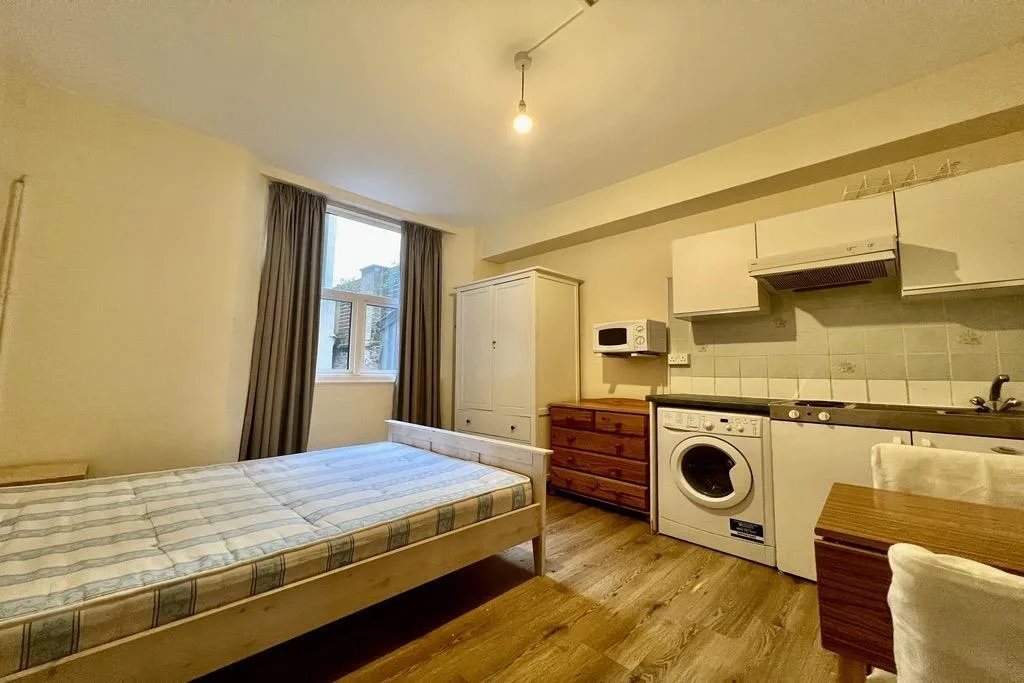Studio flat for rent