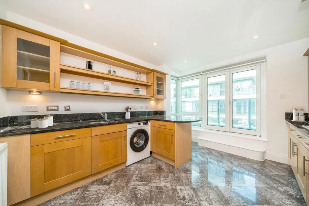 3 bedroom flat for rent