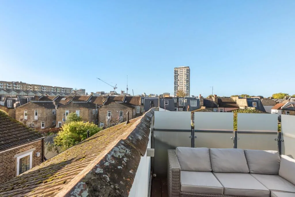 3 bedroom maisonette for rent