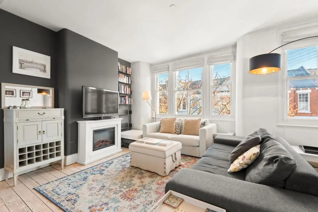 3 bedroom maisonette for rent