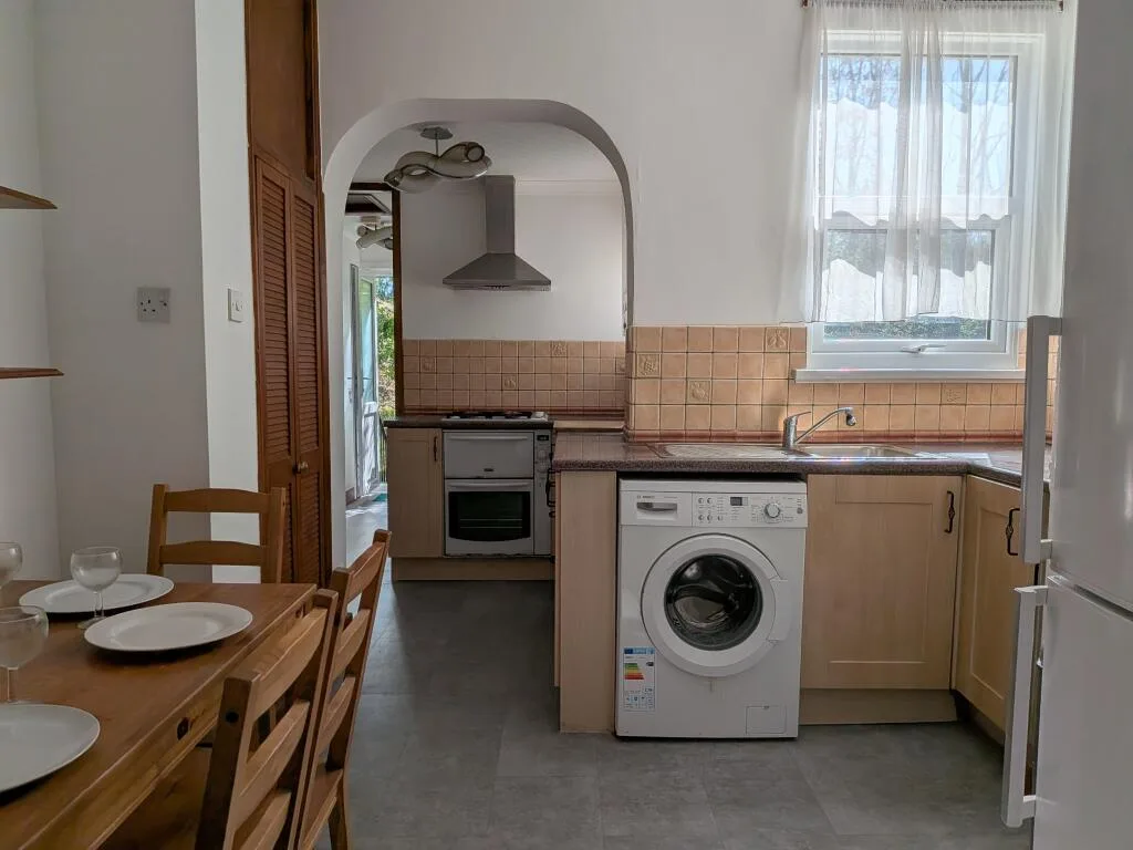 2 bedroom maisonette for rent