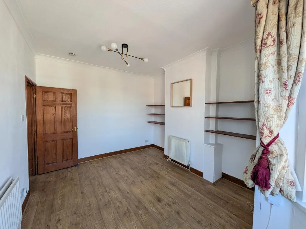 2 bedroom maisonette for rent