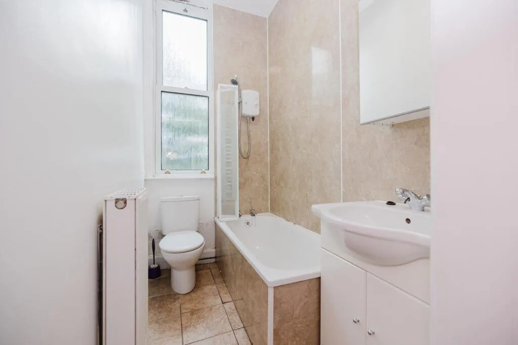 3 bedroom flat for rent