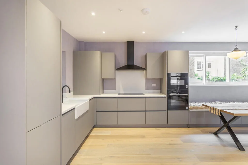 3 bedroom mews property for rent