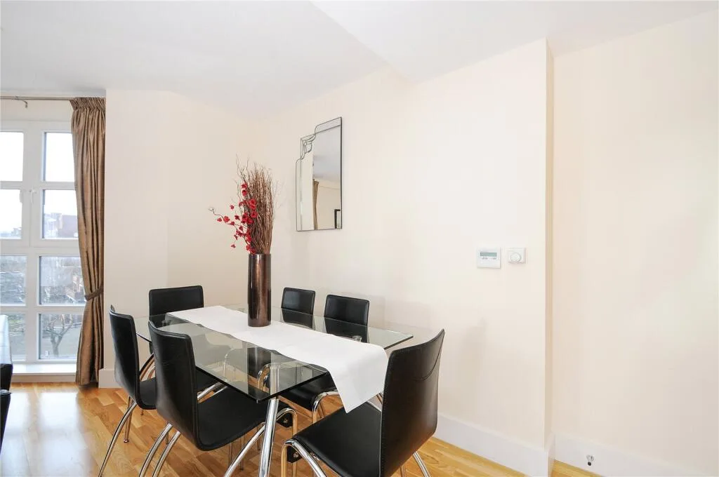 3 bedroom flat for rent