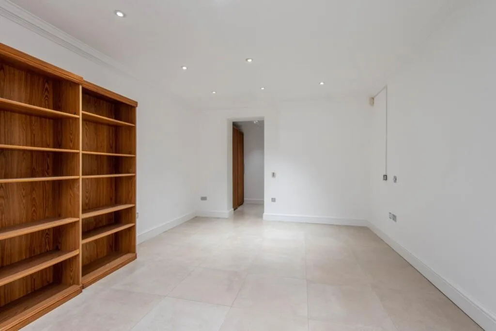 4 bedroom flat for rent