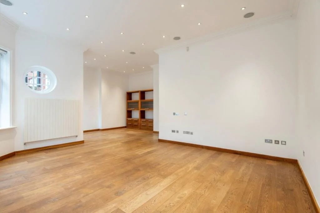 4 bedroom flat for rent