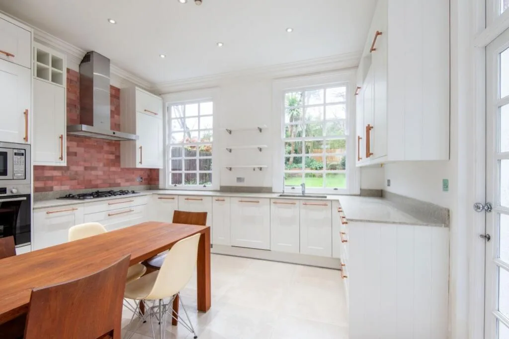 4 bedroom flat for rent