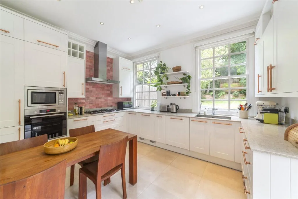 4 bedroom apartment for rent