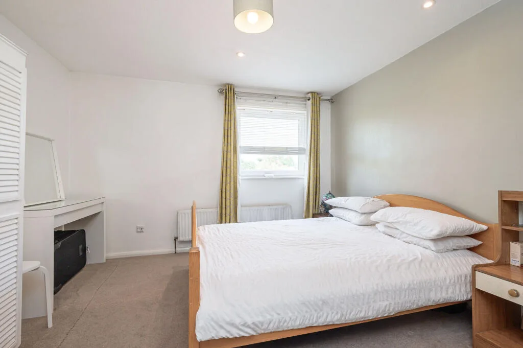 2 bedroom maisonette for rent