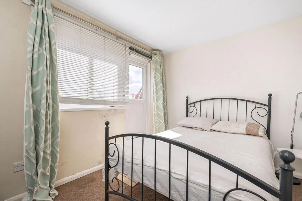2 bedroom maisonette for rent