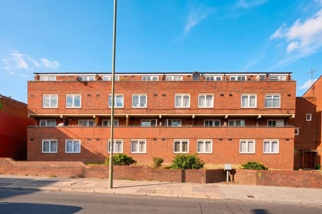 2 bedroom maisonette for rent