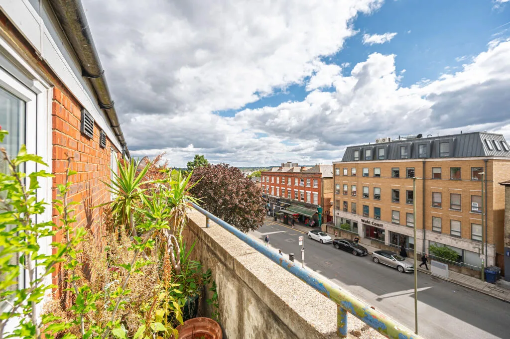 2 bedroom maisonette for rent