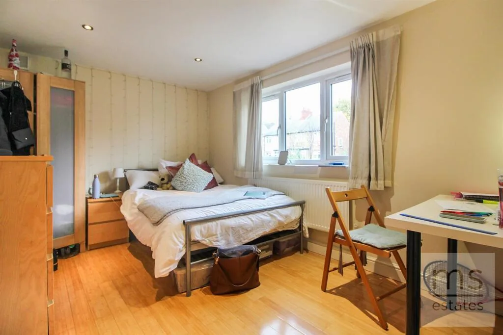 4 bedroom detached house for rent