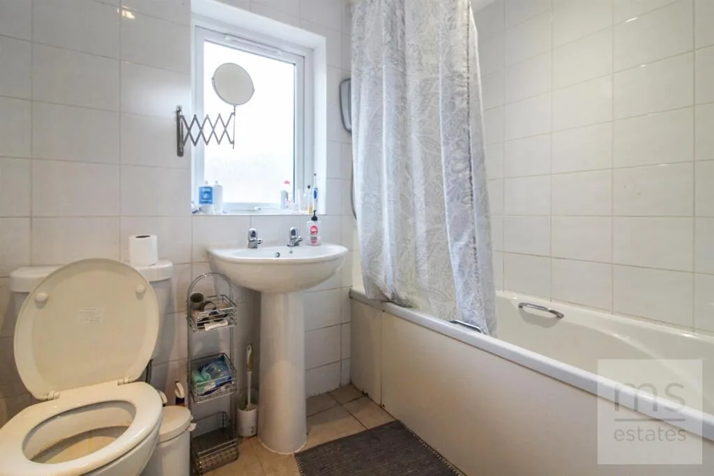 4 bedroom detached house for rent