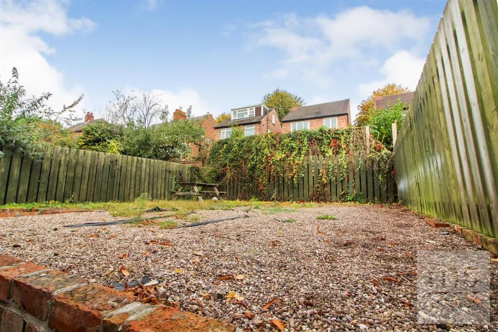 4 bedroom detached house for rent