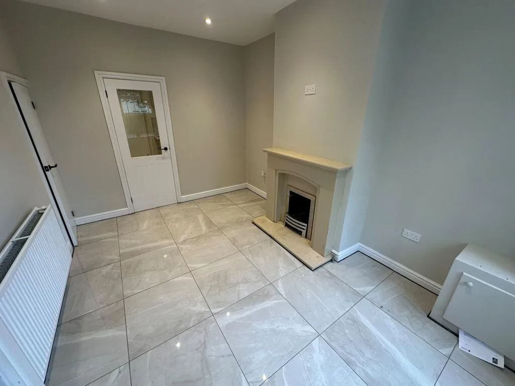 3 bedroom end of terrace house for rent
