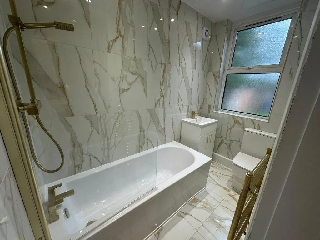 3 bedroom end of terrace house for rent