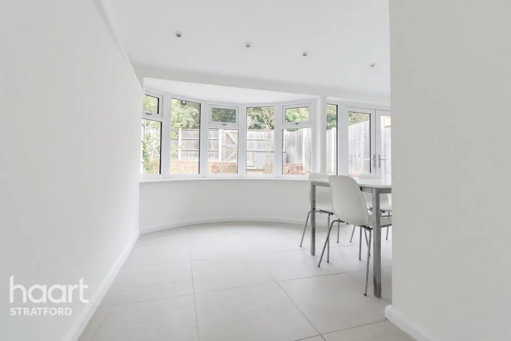 4 bedroom terraced house for rent
