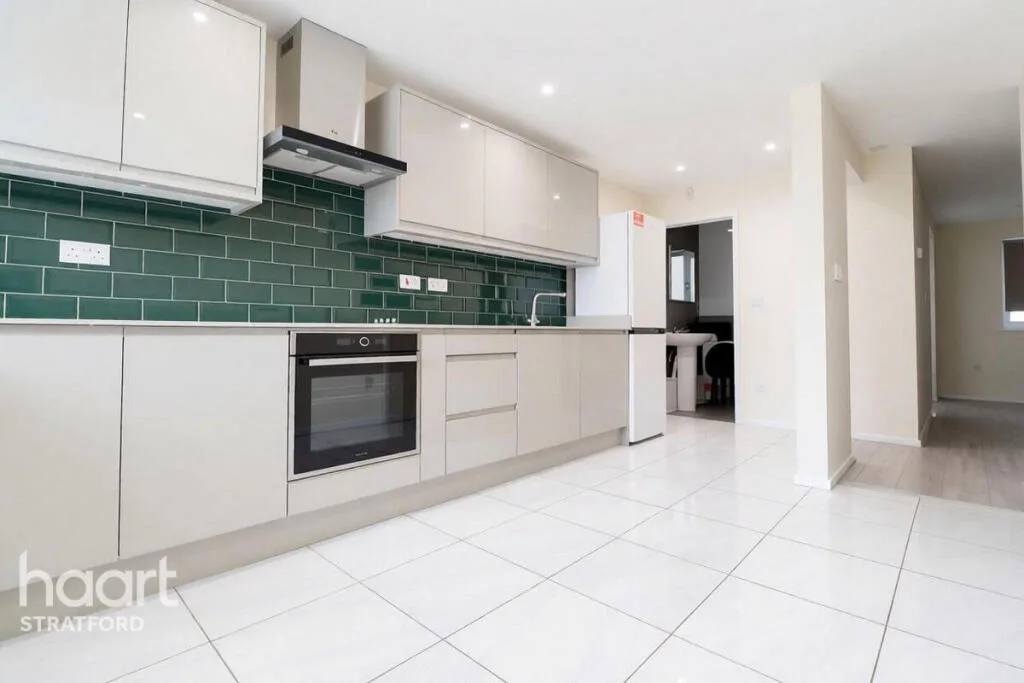 4 bedroom terraced house for rent