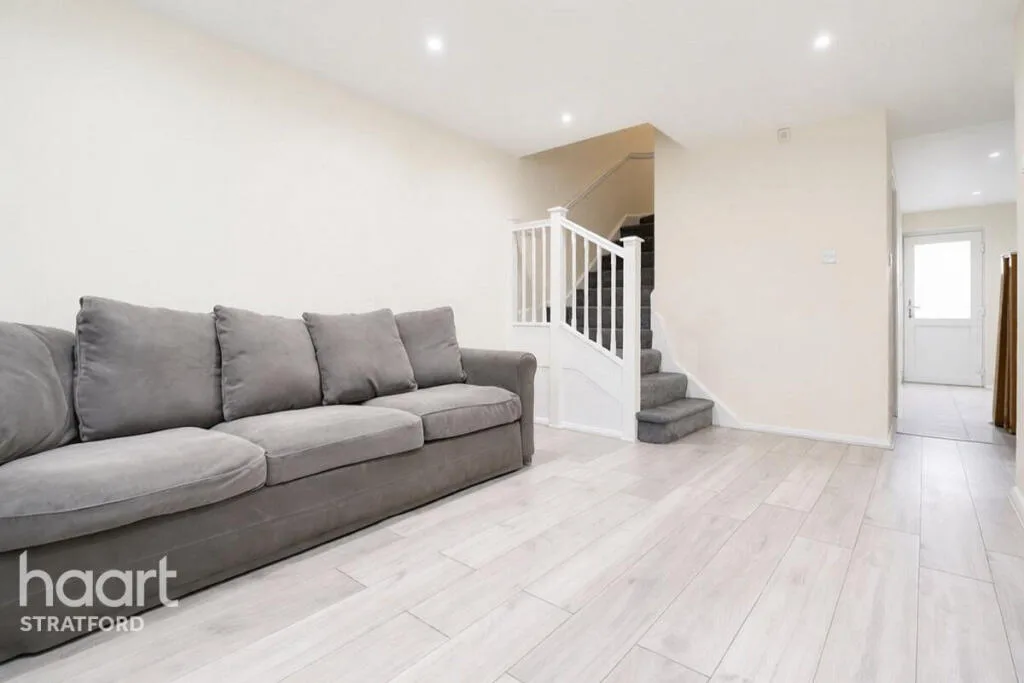 4 bedroom terraced house for rent