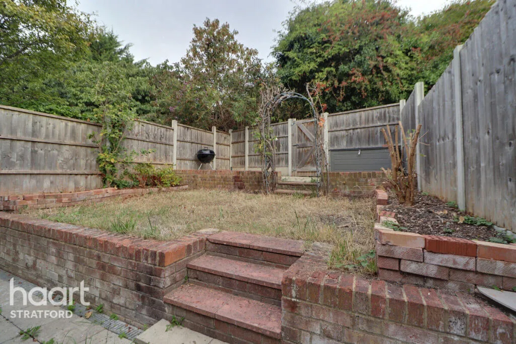 4 bedroom terraced house for rent