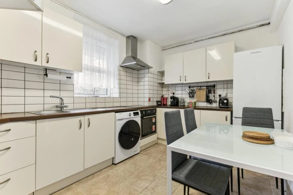 3 bedroom flat for rent