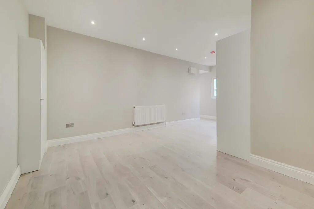 3 bedroom maisonette for rent