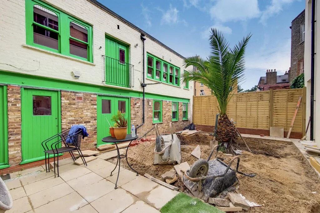 3 bedroom maisonette for rent