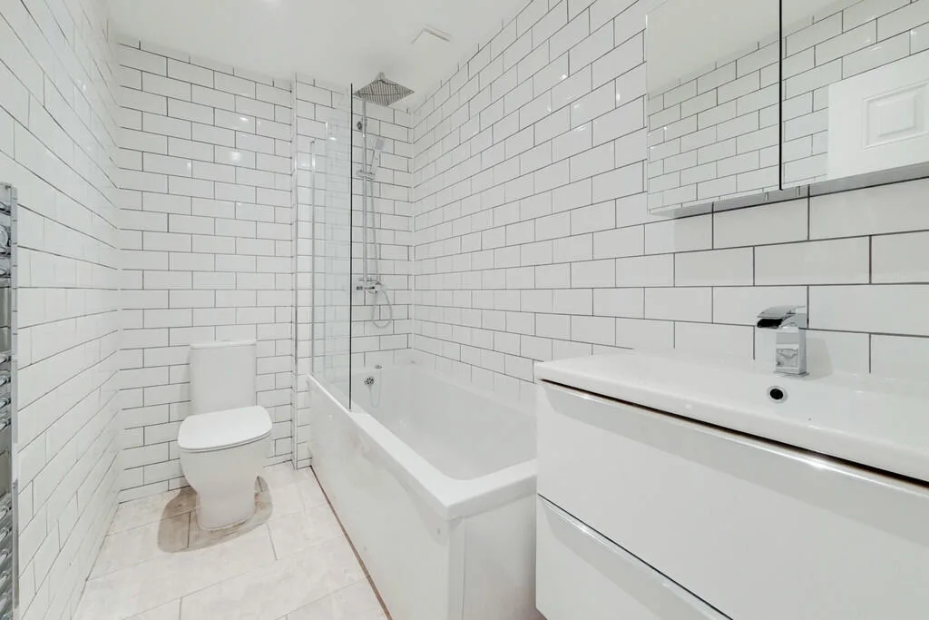 3 bedroom maisonette for rent