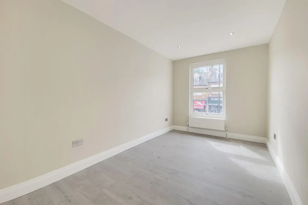 3 bedroom maisonette for rent