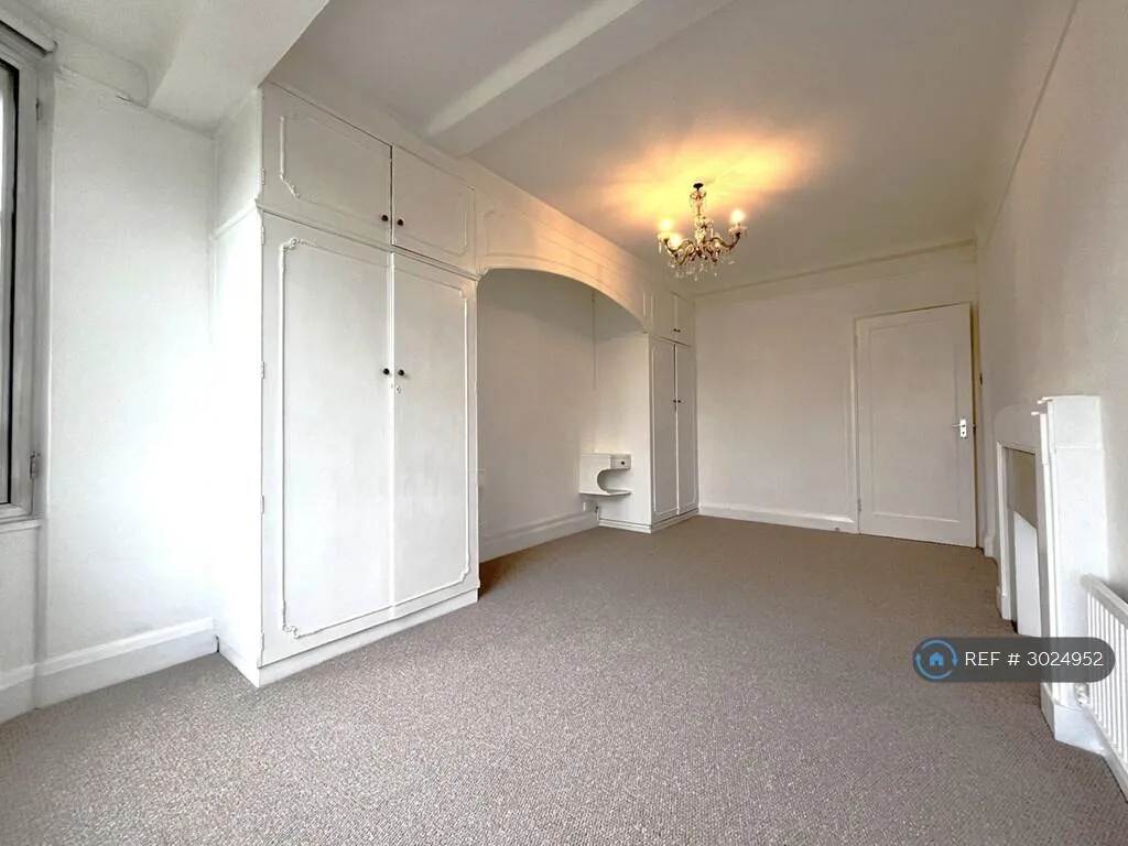 3 bedroom flat for rent