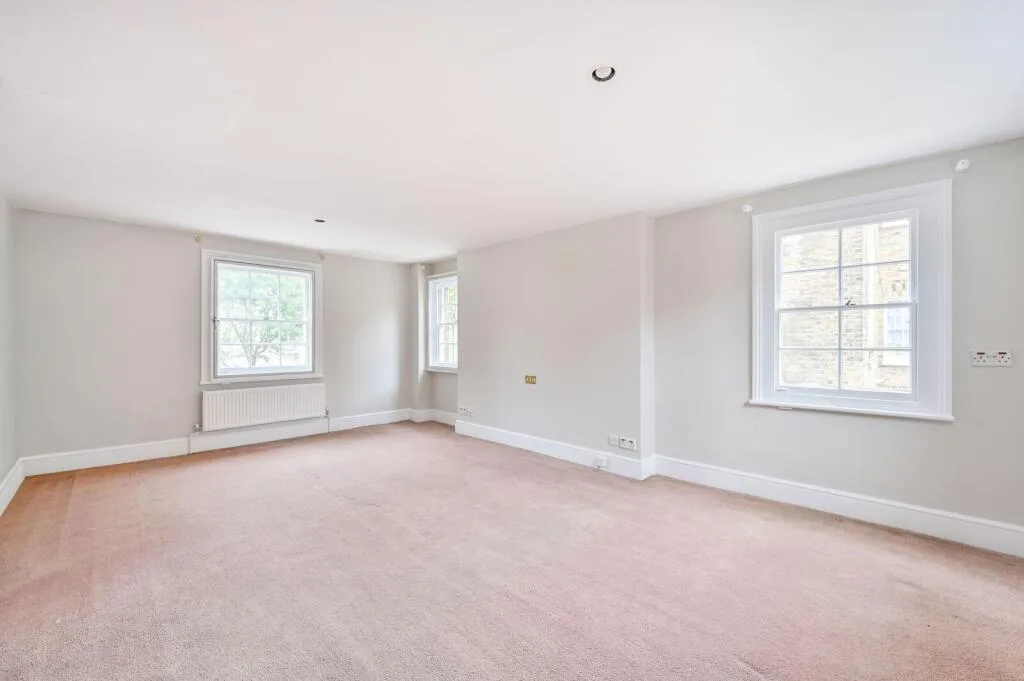 4 bedroom end of terrace house for rent